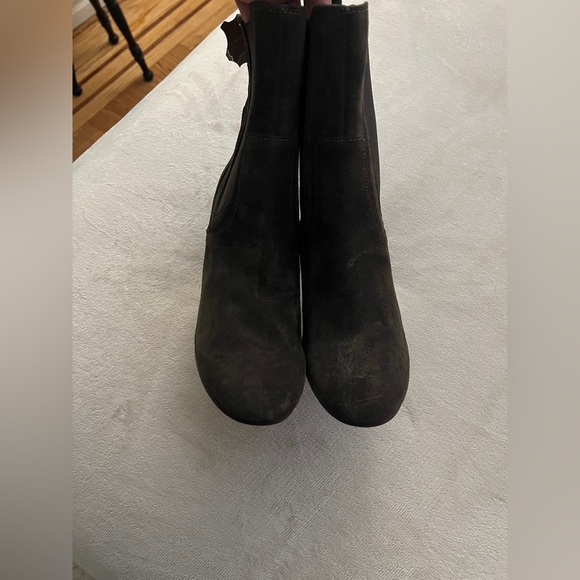 Beautiful RICH BROWN SUEDE BOOTS 🤎 - Picture 9 of 9